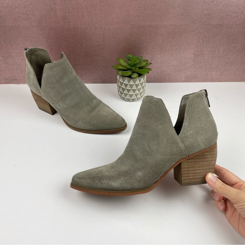 Vince Camuto Doralli Gray Suede Leather Chunky Heel Booties Shoes Women 8M